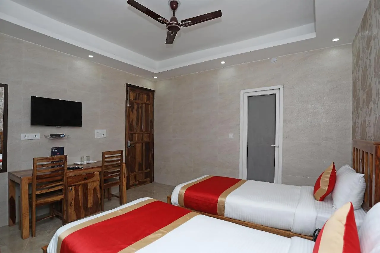 Hotel Fabhotel Golden Leaf Gurgaon